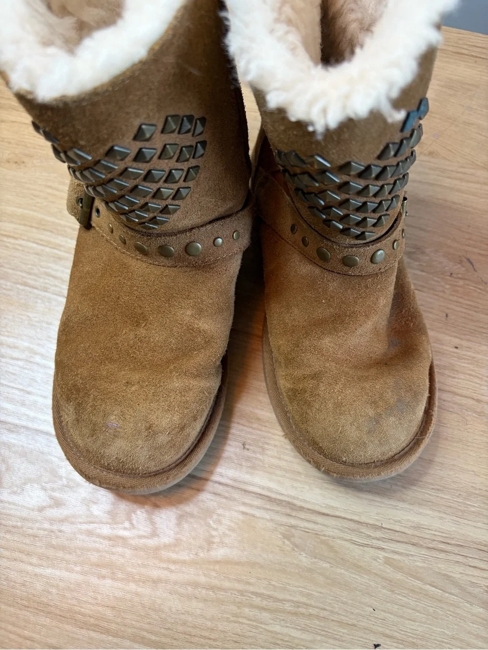 UGG Chestnut Brown Suede Heart Studded Boots US 2 Youth